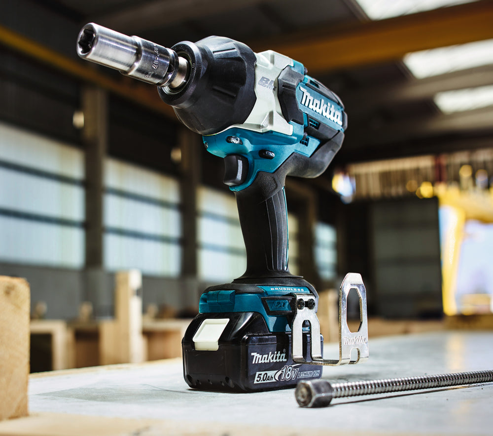 Makita cordless impact wrench DTW1002 without battery and charger