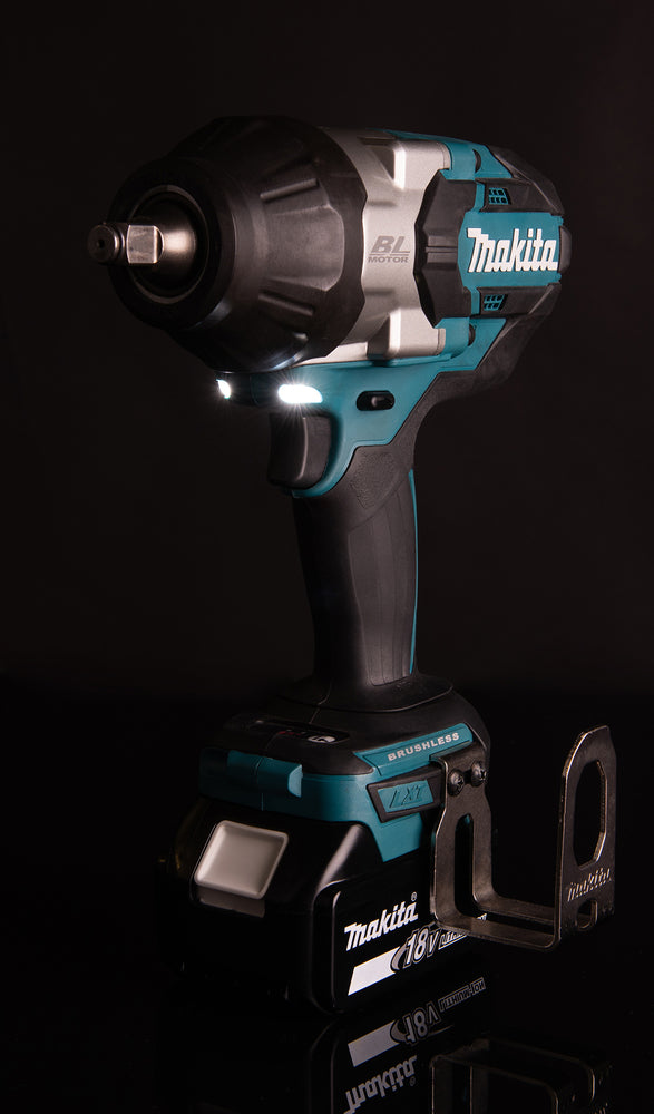 Makita cordless impact wrench DTW1002 without battery and charger