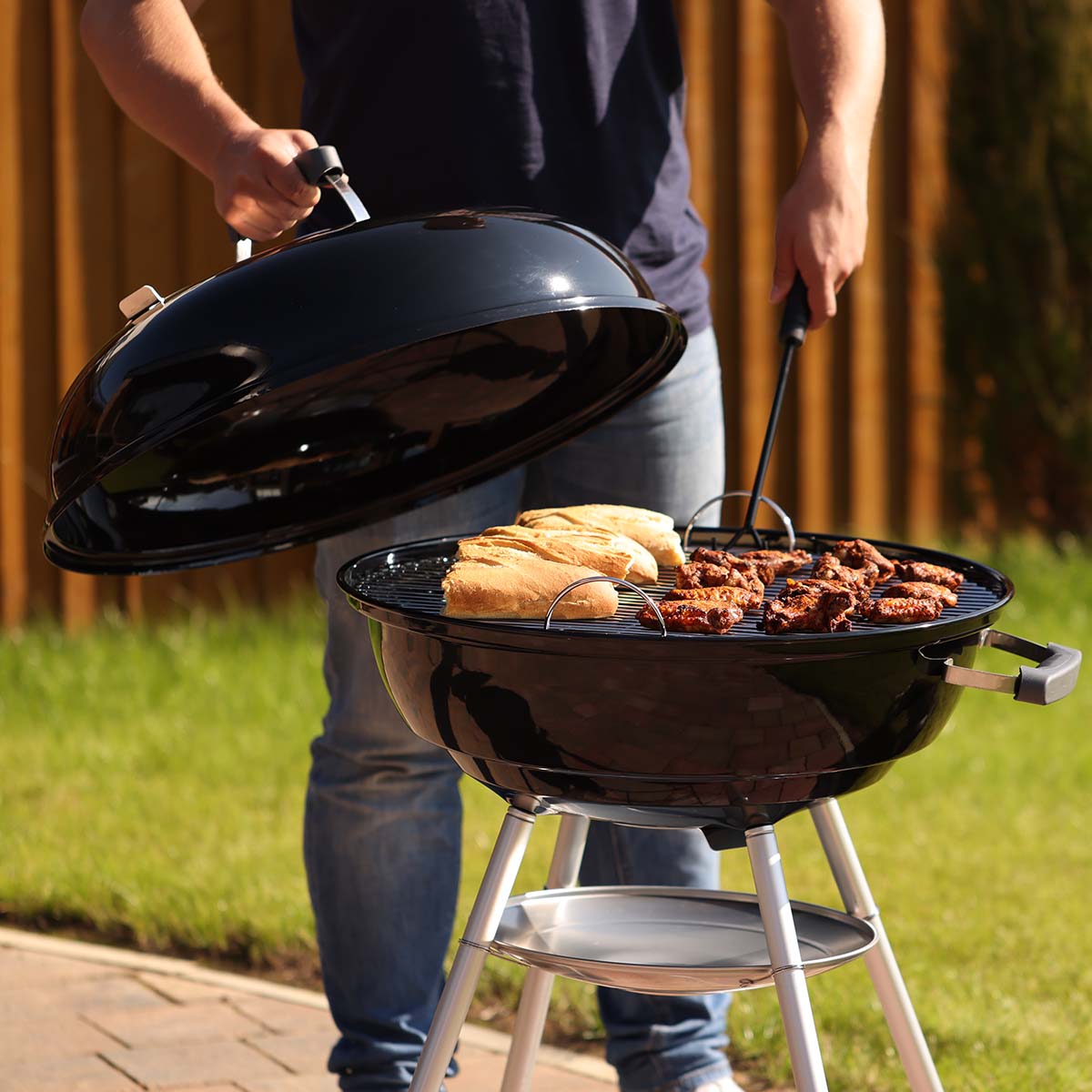 Anglimis kūrenama kepsninė su dangčiu ir ratukais , 57 cm, Tough Master TM-BBQ22A